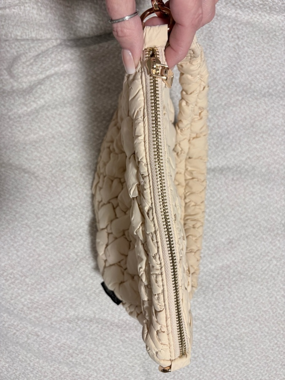modern+chic
Alyssa Quilted Convertible Bag Made you Look - Picture 4 of 6
